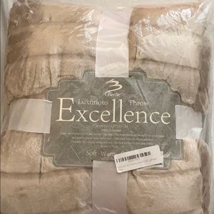 Luxurious Throw blanket